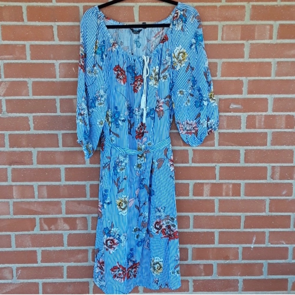 Mile Gabrielle, 3x blue stripe and floral dress